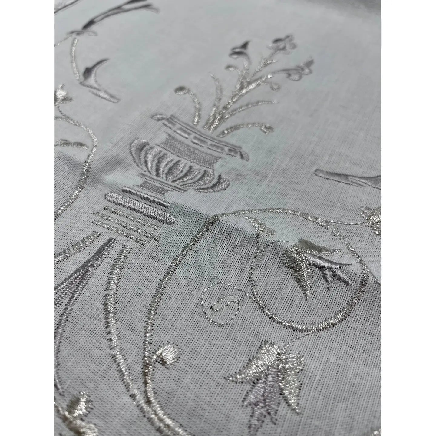 Asimina" Embroidered Small Table Runner